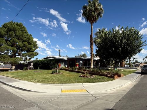1556 Ottawa Dr, Las Vegas, NV, 89169-3126 | Card Image