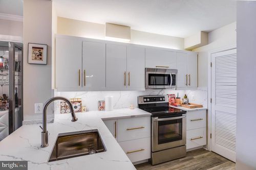 837-631 D St Nw, WASHINGTON, DC, 20004-2943 | Card Image