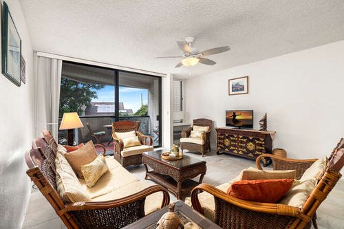 apt-2-202-75-5669 Kuakini Hwy, Kailua Kona, HI, 96740-3604 | Card Image