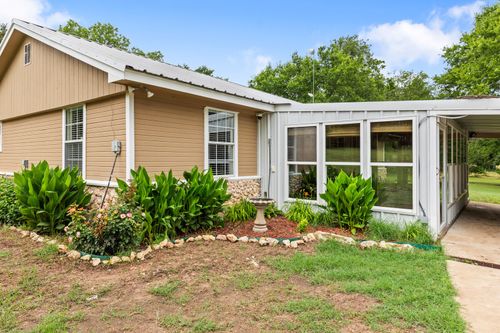 250 Highland Park Way, China Spring, TX, 76633-4589 | Card Image