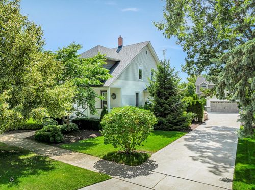 220 Hickory St, Frankfort, IL, 60423-1608 | Card Image