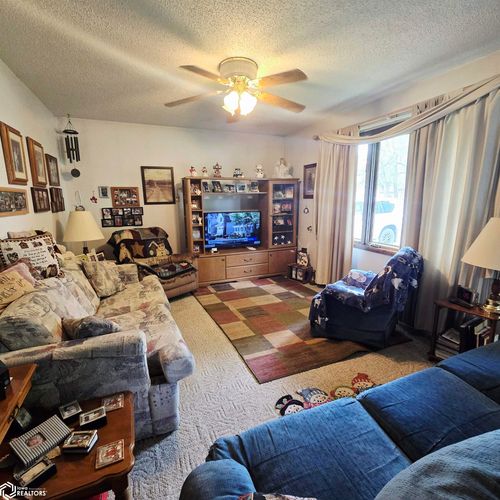 1216 Green St, Oskaloosa, IA, 52577-1520 | Card Image