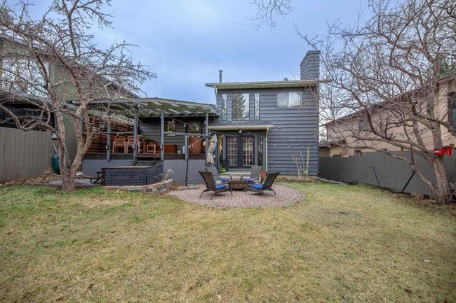 43 Coachwood Place Sw, House other with 4 bedrooms, 4 bathrooms and 4 parking in Calgary AB | Image 45