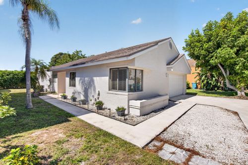 7 Kyle Way, Boynton Beach, FL, 33426-7624 | Card Image