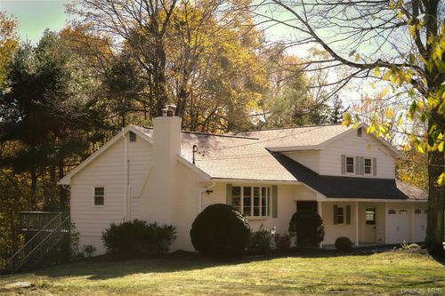 2790 Salt Point Tpke, Clinton Corners, NY, 12514-2322 | Card Image