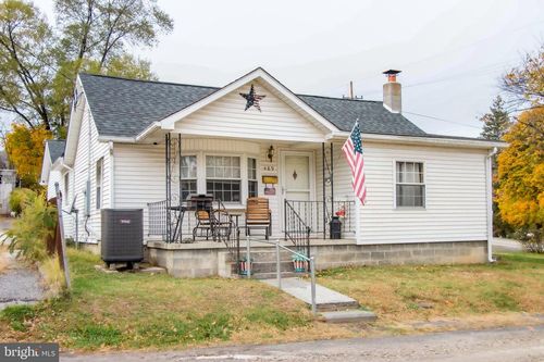 489 N Marsham St, ROMNEY, WV, 26757-1424 | Card Image