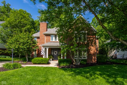 4626 Woods Edge Dr, Zionsville, IN, 46077-9657 | Card Image