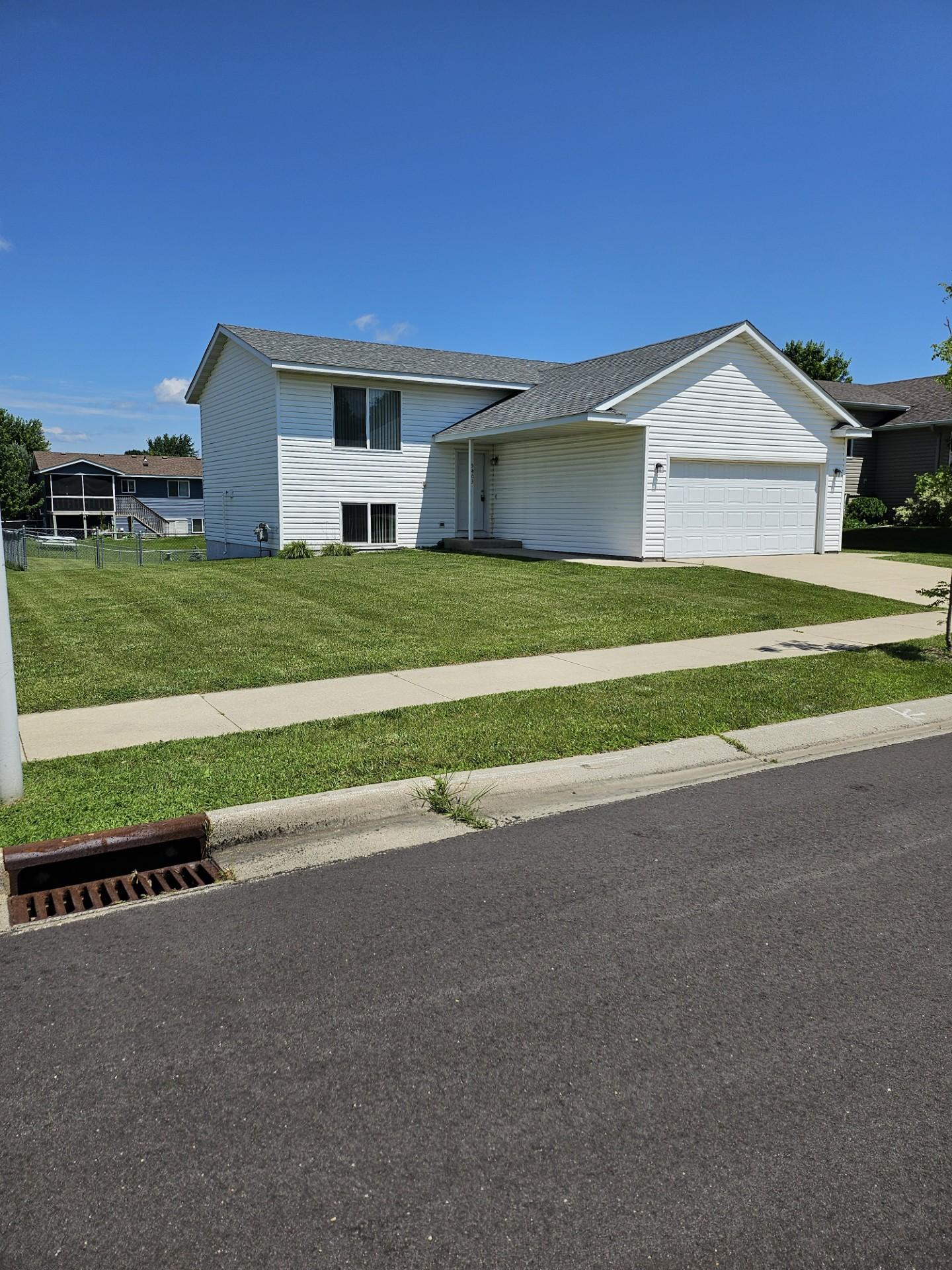 Castleview Dr, Rochester, MN 55901