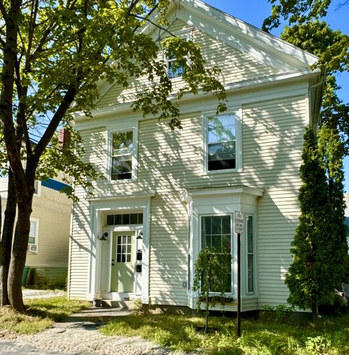 17 Grove Street, Rockland, ME, 04841 | Card Image