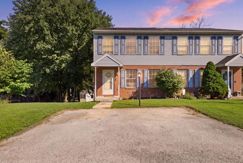 2027 Wyatt Cir, DOVER, PA, 17315-3675 | Card Image