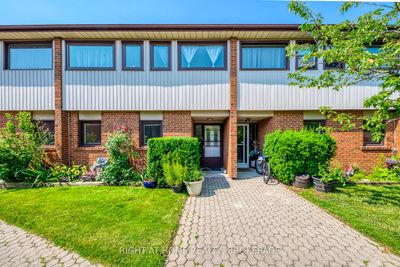 18 - 530 Falgarwood Dr, Condo with 3 bedrooms, 3 bathrooms and 2 parking in Oakville ON | Image 1