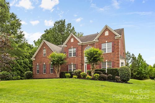 3213 Strawberry Rd, Matthews, NC, 28104-6210 | Card Image