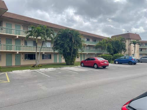apt-202-400 Village Green Cir W, Palm Springs, FL, 33461-1439 | Card Image