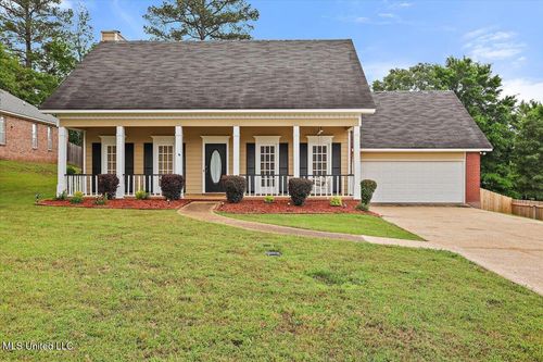 102 Parkview Ln, Brandon, MS, 39047-7928 | Card Image