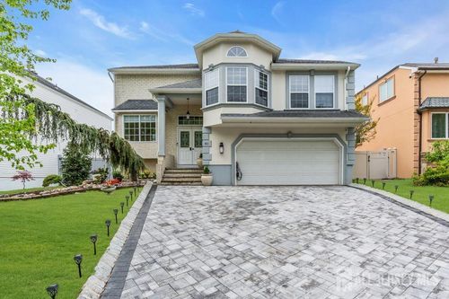 81 Ortley Ct, Matawan, NJ, 07747-9717 | Card Image
