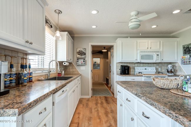 2647 N Highway 788, House other with 3 bedrooms, 2 bathrooms and null parking in Plainview TX | Image 17