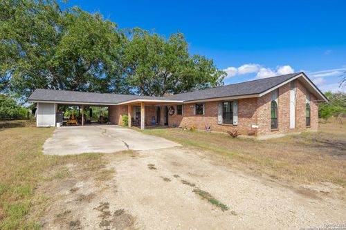 518 Hester Rd, Nixon, TX, 78140-4212 | Card Image