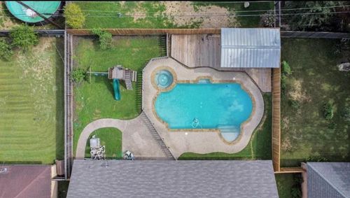 205 Ron Cir, Friendswood, TX, 77546-4514 | Card Image