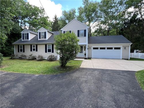 75 Olive St, Chagrin Falls, OH, 44022-3116 | Card Image
