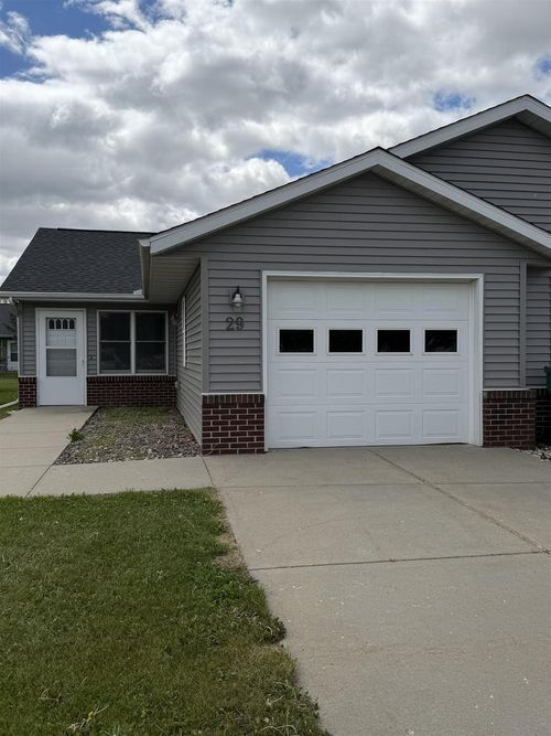 52-29 Garrison Dr, EVANSVILLE, WI, 53536-1451 | Card Image