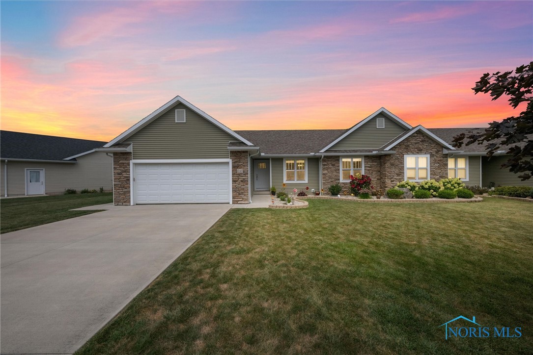 White Birch Dr, Findlay, OH 45840