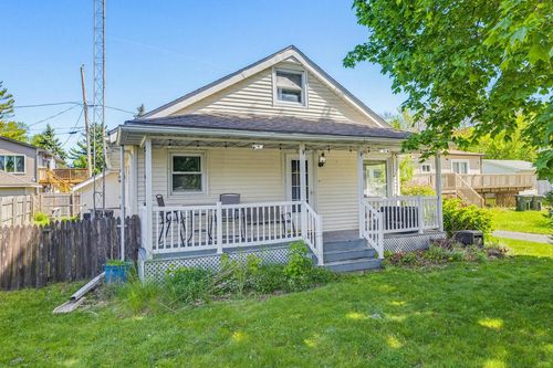 110 E Wisconsin Avenue, SALEM LAKES, WI, 53170 | Card Image
