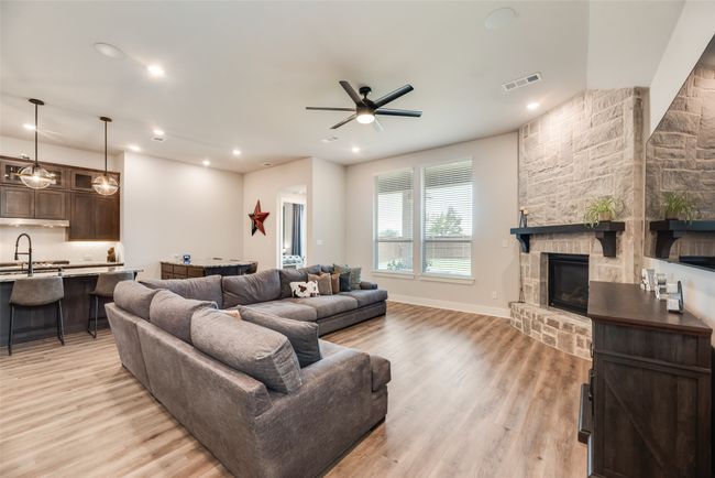 1821 Rough Ridge Trl, House other with 3 bedrooms, 2 bathrooms and null parking in Midlothian TX | Image 21