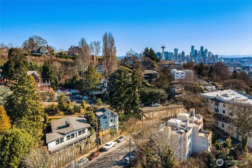 1115 8th Ave W, Seattle, WA, 98119-3439 | Card Image
