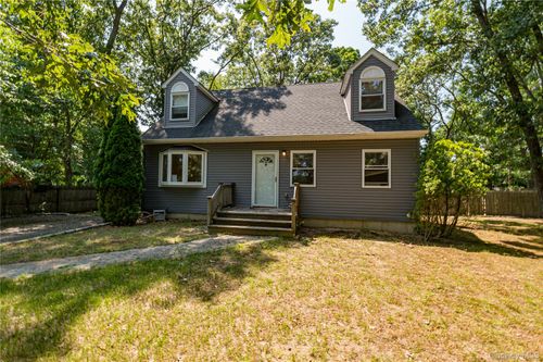 252 Oxhead Rd, Centereach, NY, 11720-1918 | Card Image
