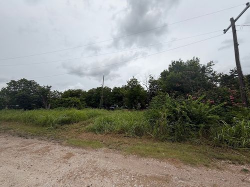 612 S Criswell St, Mart, TX, 76664-1614 | Card Image