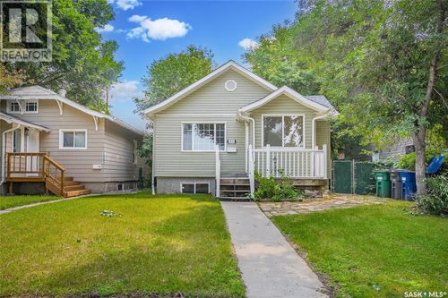 1016 Av K N, Saskatoon, SK, S7L2N6 | Card Image
