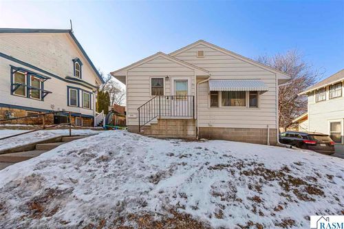511 E Washington St, Mankato, MN, 56001-4416 | Card Image
