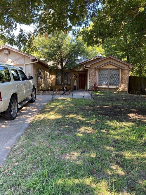 1433 Spring Willow Dr, Arlington, TX, 76018-1862 | Card Image