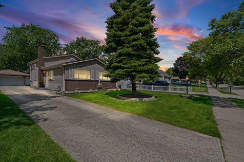 530 N Westwood Ave, Lombard, IL, 60148-1964 | Card Image