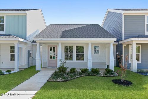 1527 2nd St, Gulfport, MS, 39501-2106 | Card Image