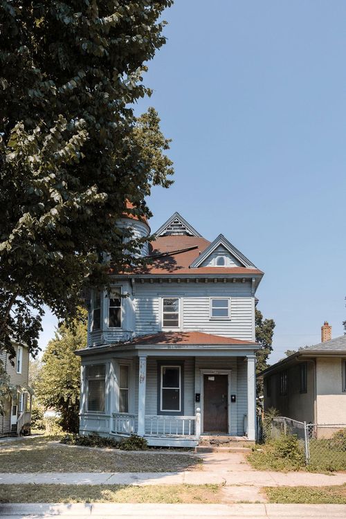 677 Sims Avenue, Saint Paul, MN, 55106 | Card Image