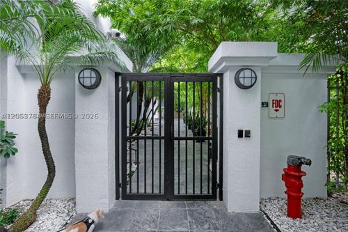 2109-234 Ne 3rd St, Miami, FL, 33132-2274 | Card Image