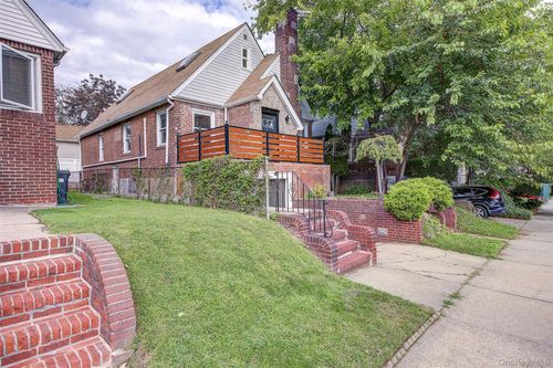 32-28 Utopia Pkwy, Flushing, NY, 11358-1942 | Card Image