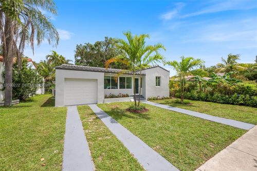 451 Ne 73rd St, Miami, FL, 33138-5021 | Card Image