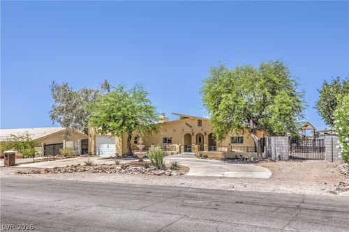 1610 Quarter Horse Dr, Henderson, NV, 89002-8812 | Card Image
