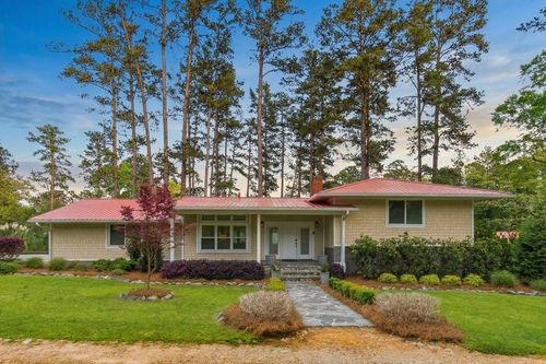 135 E Lakeview Dr Ne, Milledgeville, GA, 31061-9059 | Card Image