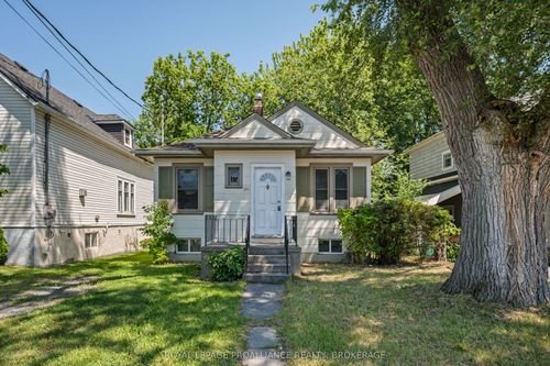 211 Toronto St, Kingston, ON, K7L4A9 | Card Image