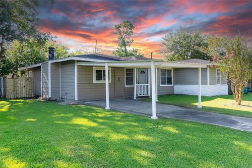 217 Cedar Dr, Hitchcock, TX, 77563-3001 | Card Image