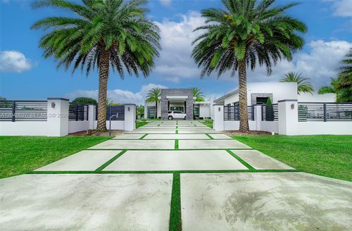 13052 Nw 102nd Ave, Hialeah Gardens, FL, 33018-2050 | Card Image