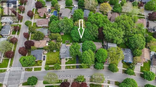 1588 Aldersbrook Rd, House with 4 bedrooms, 2 bathrooms and 3 parking in London ON | Card Image