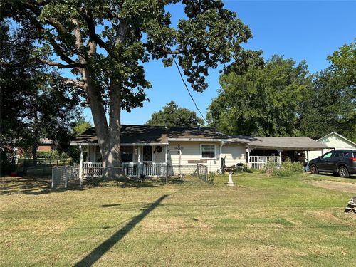 1017 N Spring St, Grand Saline, TX, 75140-1133 | Card Image