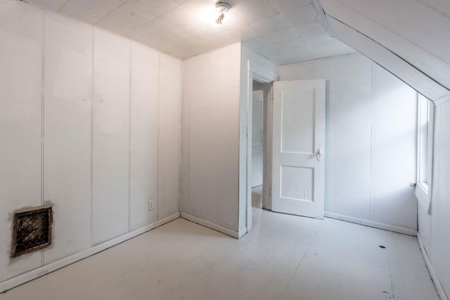 Bedroom 4 - Upper Level | Image 27
