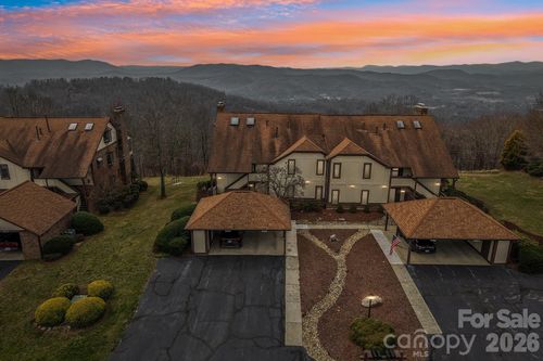 1601 Fleetwood Plz, Hendersonville, NC, 28739-8336 | Card Image