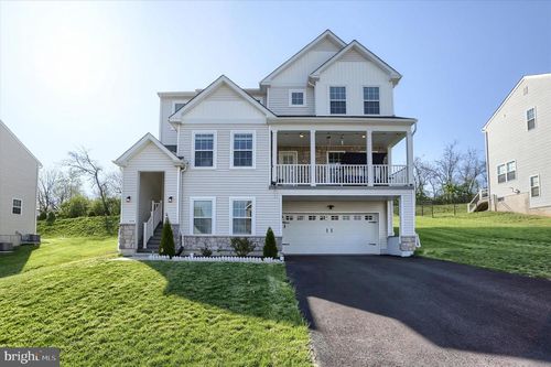 5044 Bellflower Dr, SCHNECKSVILLE, PA, 18078-8701 | Card Image
