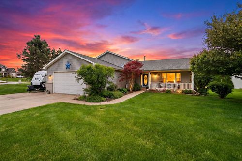8262 Heron Lake Rd, Saint John, IN, 46373-9456 | Card Image